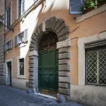 Apartment Domus Paradiso In Piazza Navona Rome